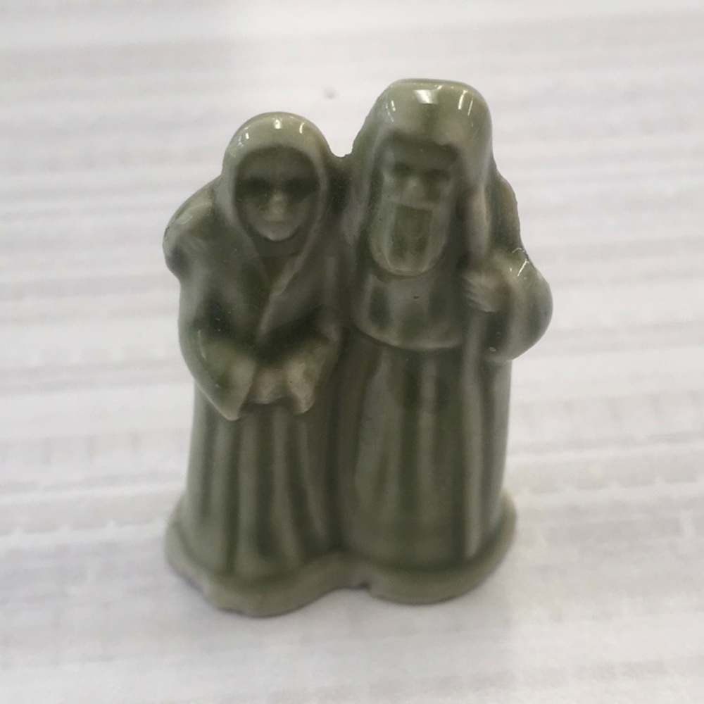 Red Rose Noah and Wife Figurine